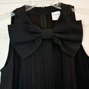 RED Valentino Dress Black size 6 Mini Solid Sleeveless High Neck Bow LBD Formal